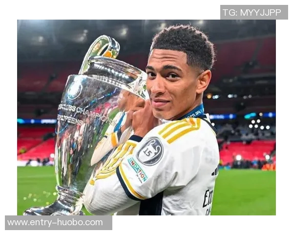 姆巴佩在社交媒体上祝贺维尼修斯获全场最佳称兄道弟心情愉悦